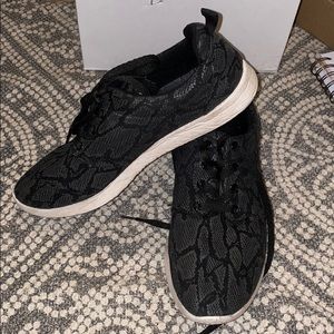 Gianni Bini black snakeskin sneakers